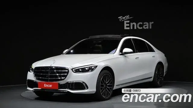 Mercedes-Benz S-Class 2024 — Photo 13/20