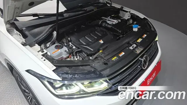Volkswagen Tiguan 2021 — ფოტო 27/34