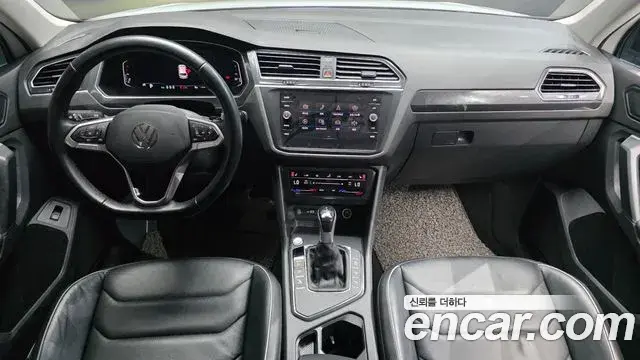 Volkswagen Tiguan 2021 — ფოტო 5/34
