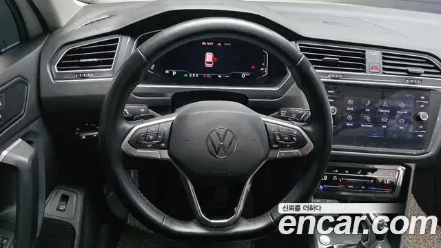 Volkswagen Tiguan 2021 — ფოტო 28/34