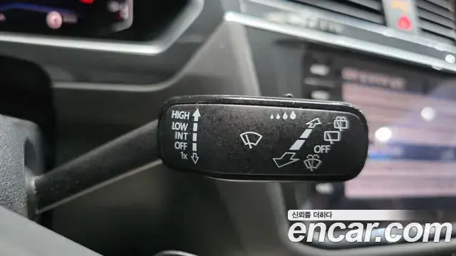 Volkswagen Tiguan 2021 — ფოტო 11/34
