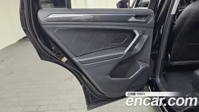 Volkswagen Tiguan 2022 — Şəkil 12/30