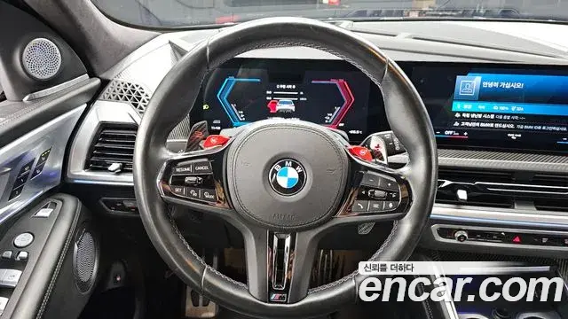 BMW XM 2023 — Фото 13/20