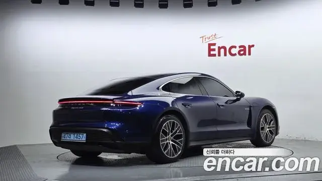 Porsche Taycan 2021 — Photo 21/41