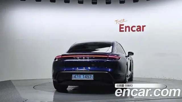 Porsche Taycan 2021 — Photo 25/41