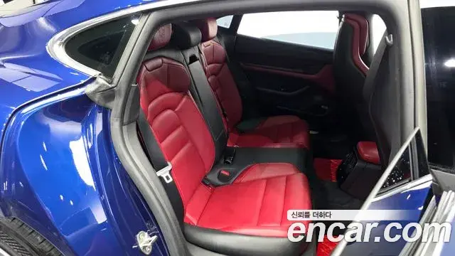 Porsche Taycan 2021 — Photo 32/41