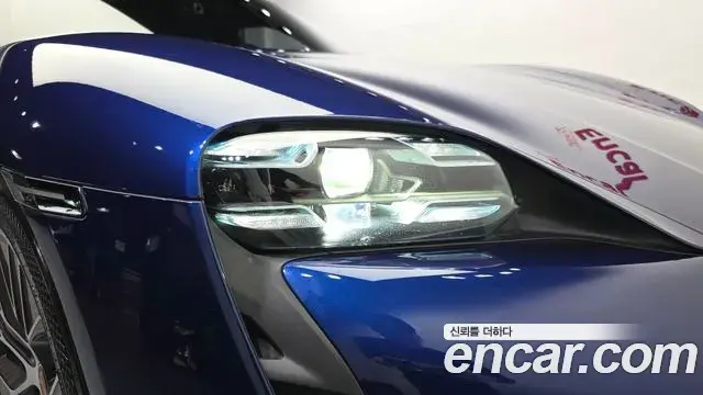 Porsche Taycan 2021 — Photo 6/41