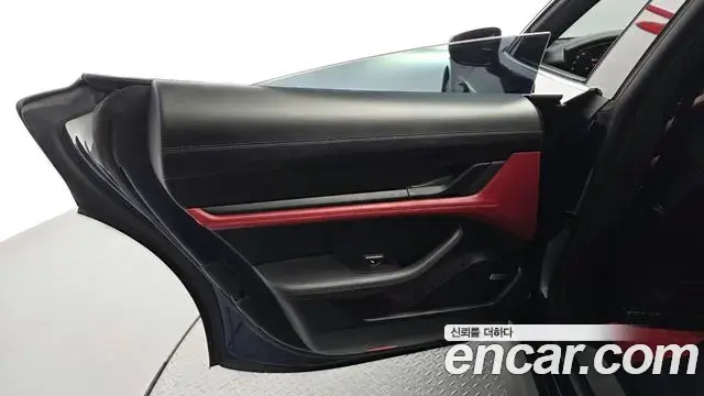 Porsche Taycan 2021 — Photo 35/41