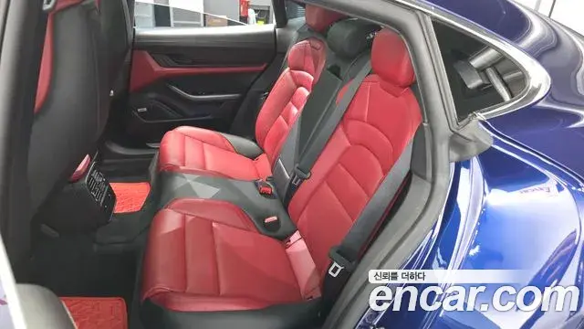 Porsche Taycan 2021 — Photo 38/41