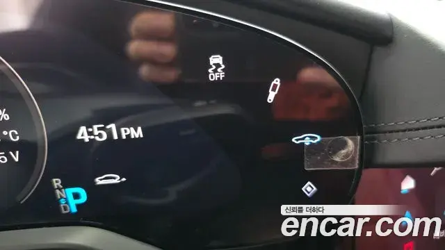 Porsche Taycan 2021 — Photo 7/41