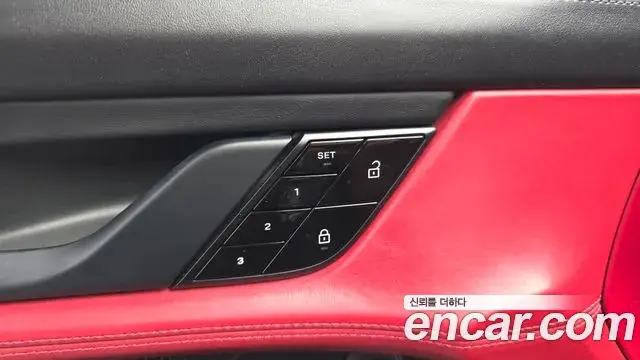 Porsche Taycan 2021 — Photo 18/41