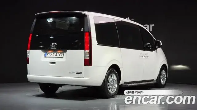 Hyundai Staria 2024 — Фото 2/20