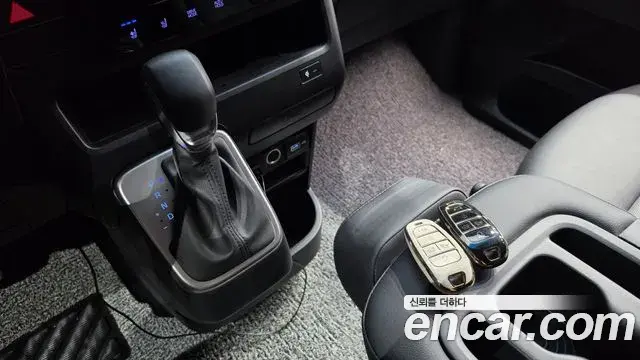 Hyundai Staria 2024 — Фото 9/20