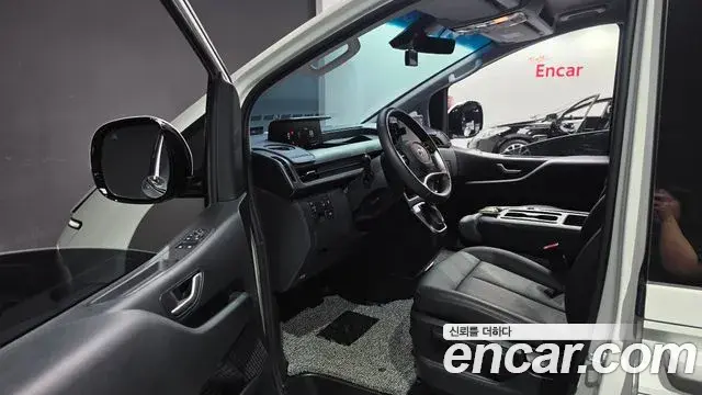 Hyundai Staria 2024 — Фото 10/20