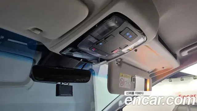 Hyundai Staria 2024 — Фото 17/20