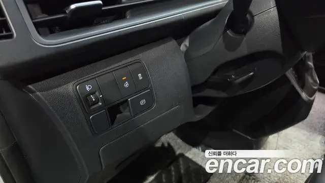 Hyundai Staria 2024 — Фото 18/20