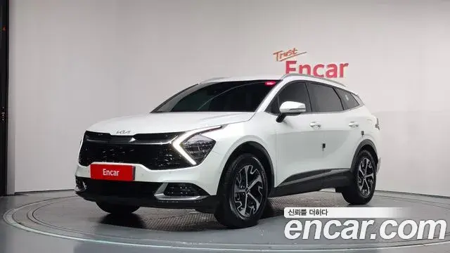 Kia Sportage 2023 — Фото 1/20