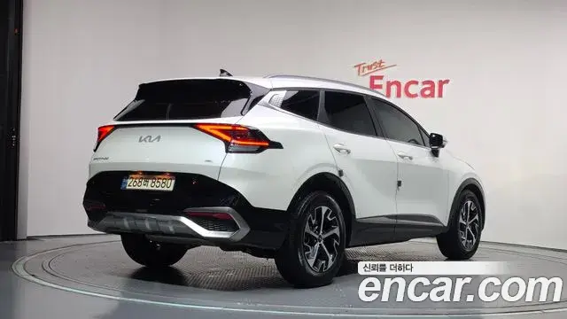 Kia Sportage 2023 — Фото 2/20