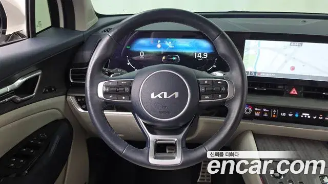 Kia Sportage 2023 — Фото 13/20