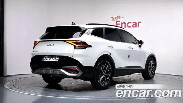 Kia Sportage 2024 — Фото 2/20