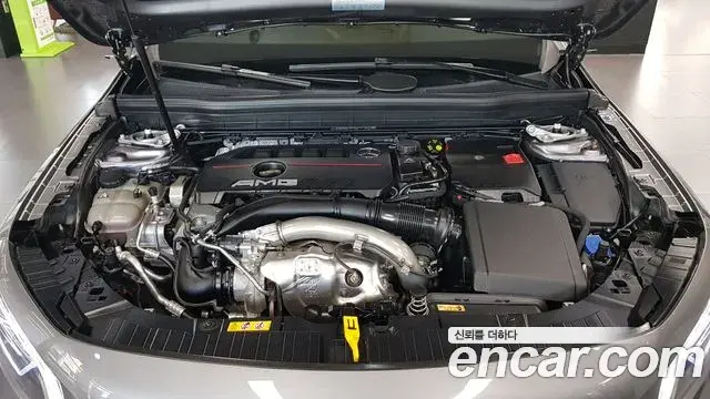 Mercedes-Benz GLB-Class 2023 — Фото 5/18