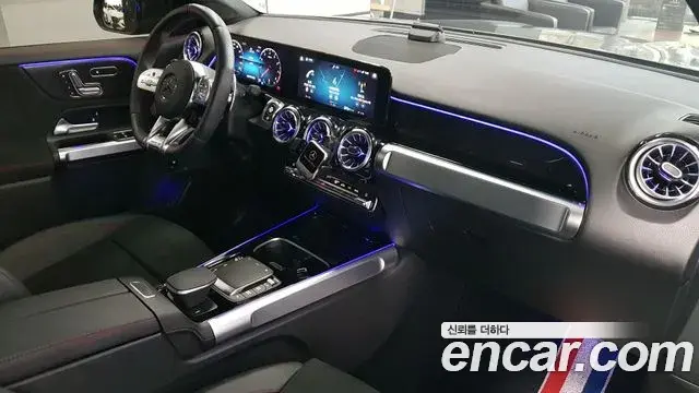 Mercedes-Benz GLB-Class 2023 — Фото 8/18