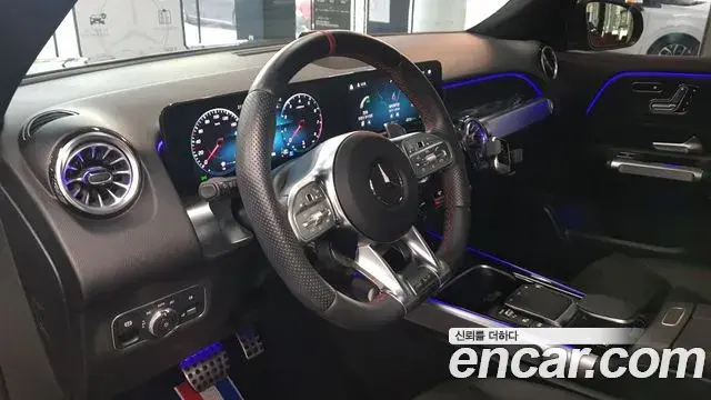 Mercedes-Benz GLB-Class 2023 — Фото 13/18