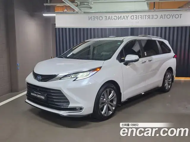 Toyota Sienna 2025 — ფოტო 3/20