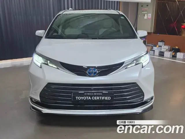 Toyota Sienna 2025 — ფოტო 10/20