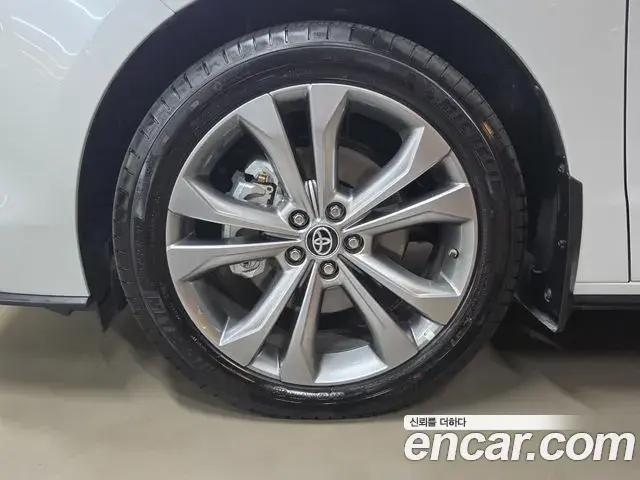 Toyota Sienna 2025 — ფოტო 17/20