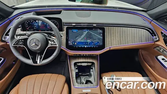 Mercedes-Benz E-Class 2025 — Photo 7/20
