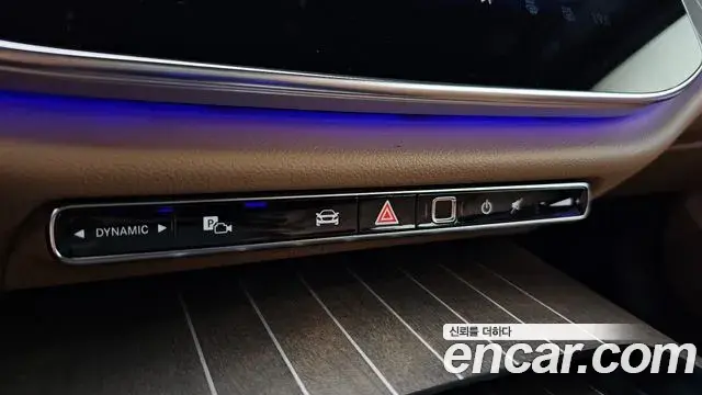 Mercedes-Benz E-Class 2025 — Photo 18/20