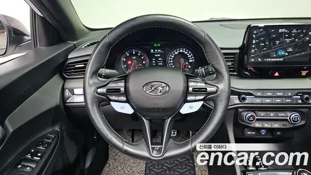 Hyundai Veloster 2021 — Фото 13/20