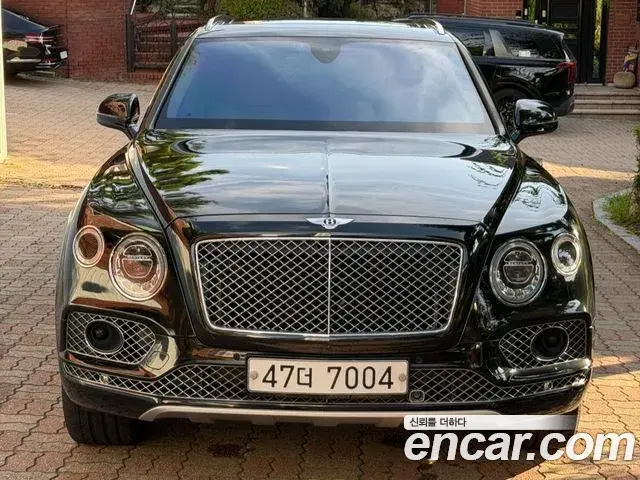 Bentley Bentayga 2018 — Photo 2/7