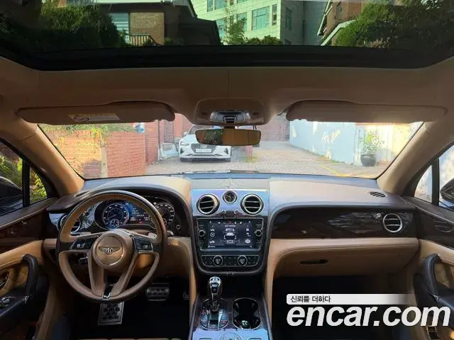 Bentley Bentayga 2018 — Photo 6/7