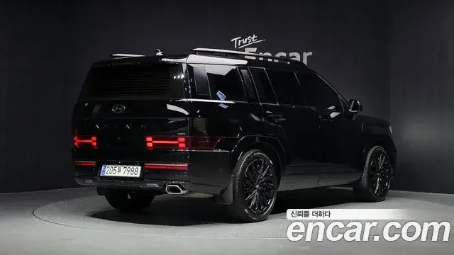 Hyundai Santa Fe 2024 — Фото 1/20
