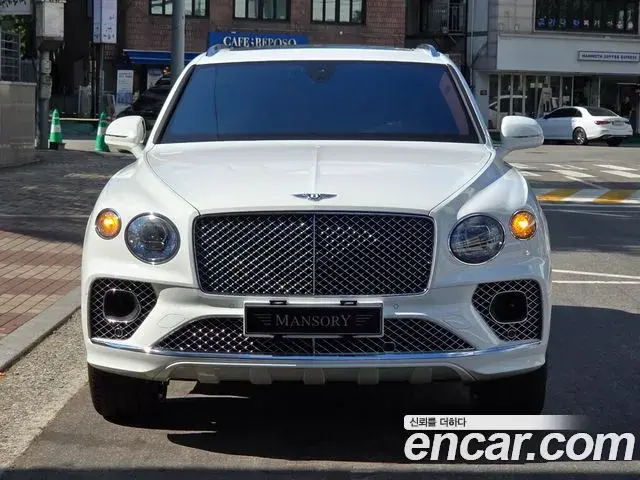 Bentley Bentayga 2021 — ფოტო 20/20