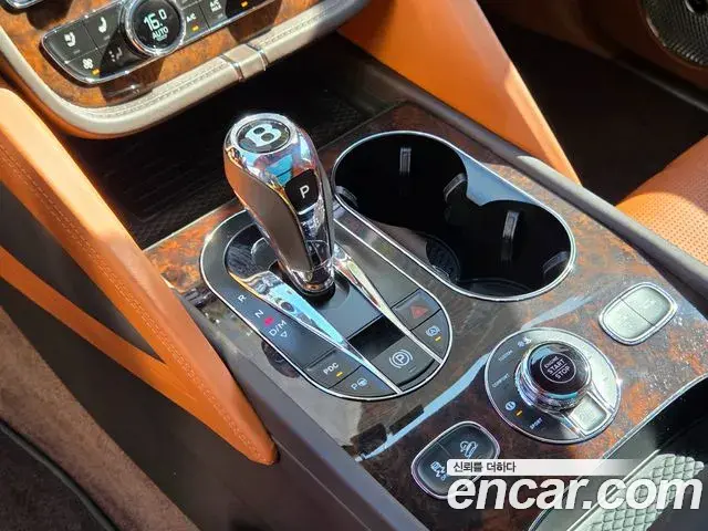 Bentley Bentayga 2021 — ფოტო 19/20