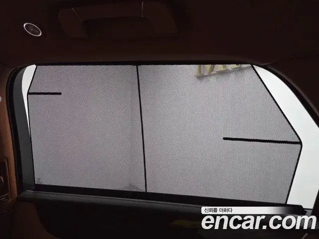 Bentley Bentayga 2021 — ფოტო 11/20