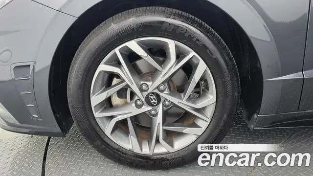 Hyundai Sonata 2022 — Фото 4/20