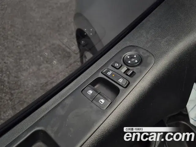 Hyundai Staria 2025 — Фото 11/20