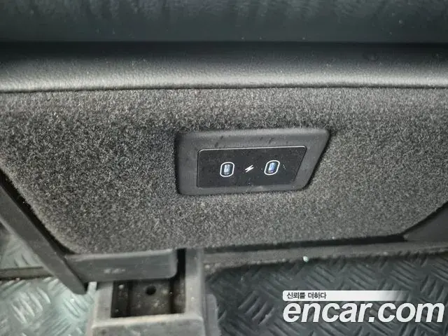 Hyundai Staria 2025 — Фото 19/20