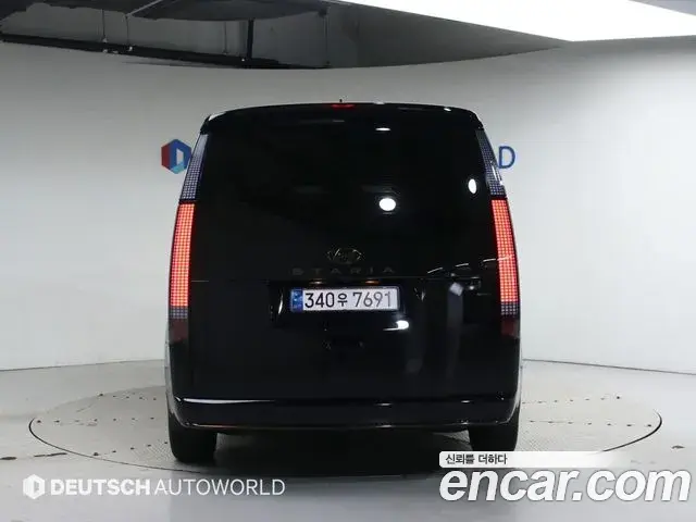 Hyundai Staria 2023 — Photo 3/20