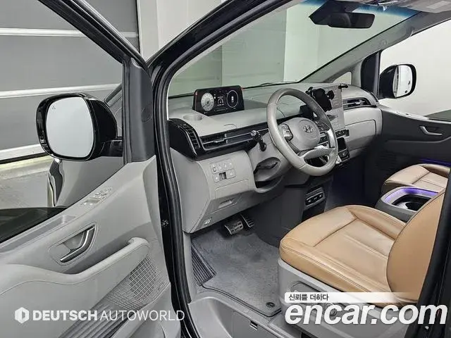 Hyundai Staria 2023 — Photo 11/20