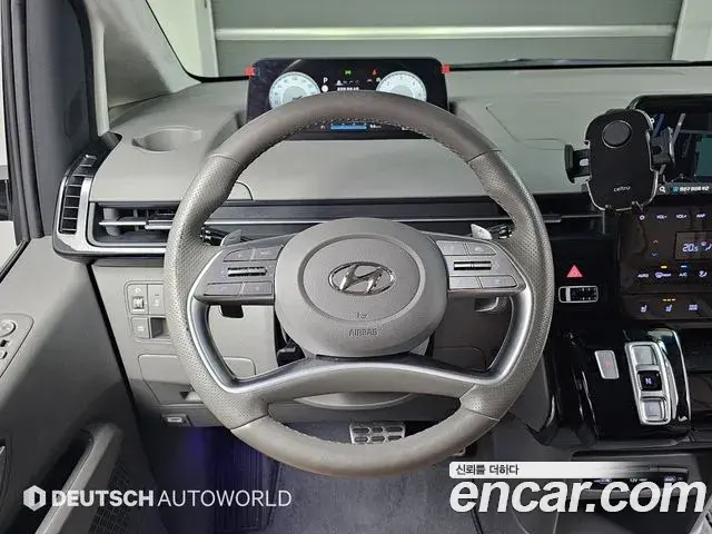 Hyundai Staria 2023 — Photo 13/20