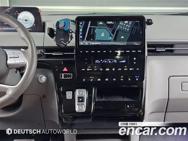 Hyundai Staria 2023 — Photo 14/20