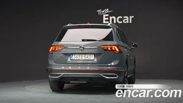 Volkswagen Tiguan 2023 — Фото 4/20