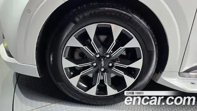 Kia Carnival 2022 — Фото 4/20
