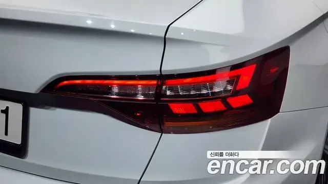 Volkswagen Jetta 2021 — Photo 29/35