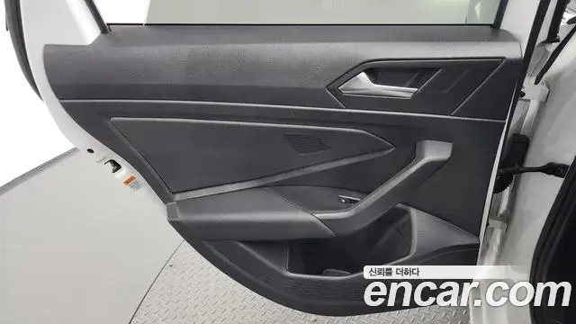 Volkswagen Jetta 2021 — Photo 20/35